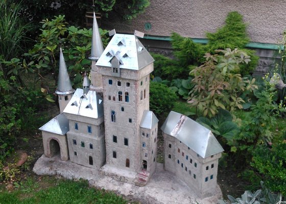 Renovace zahradního hradu