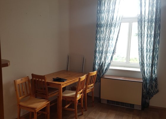 Vymalování bytu, 1 místnost, 22 m² - stav před realizací