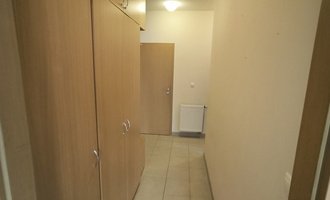 Výmalba, 4 místnosti, 80 m² - stav před realizací