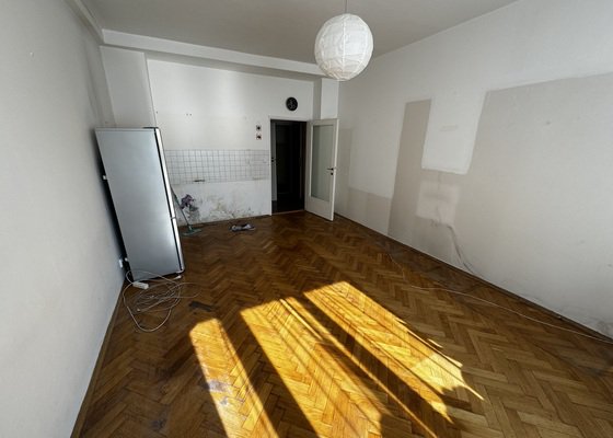 Renovace parketové podlahy 1+kk, Praha 5