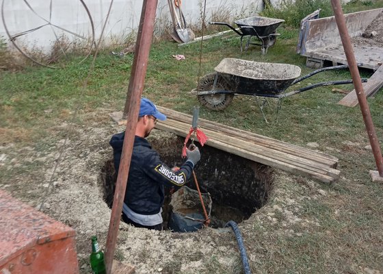 Výkop studně