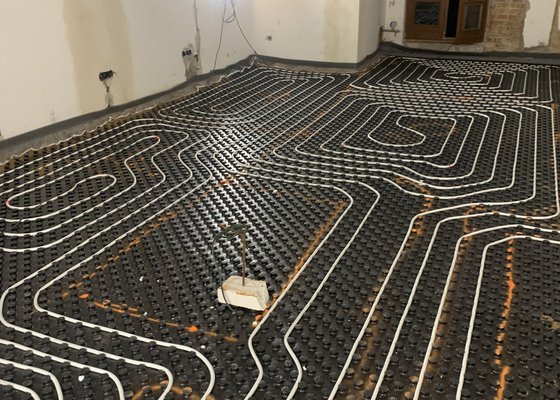 Montáž podlahového topení 130m2 s dodáním materiálu