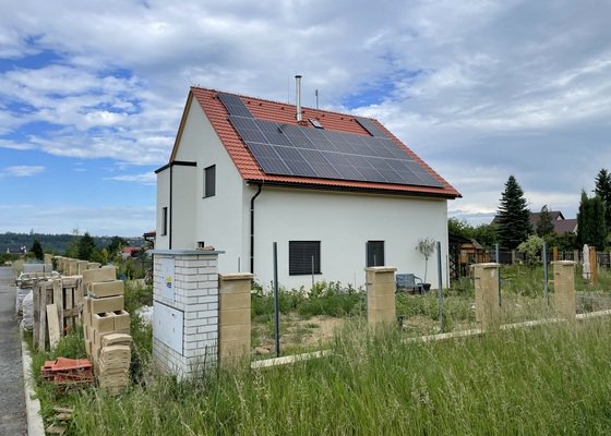 Montáž satelitu Starlink na střechu RD