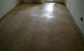 Renovace parket - cca 35 m2 - stav před realizací