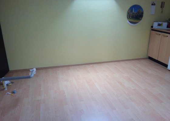 Pokládka plovoucí podlahy cca 20m2